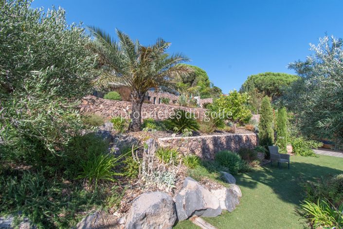 Image No.15-3 Bed House for sale