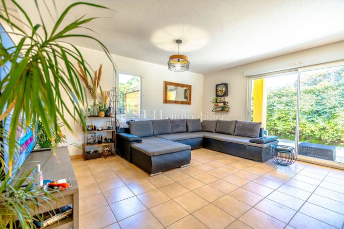 Image No.4-2 Bed House for sale