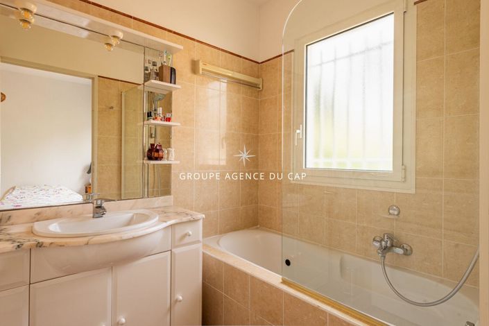 Image No.10-Appartement de 3 chambres à vendre à Saint-Raphael