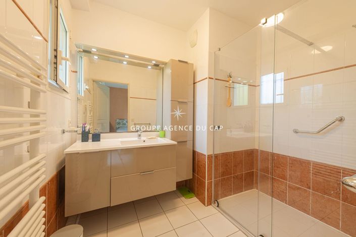 Image No.8-Appartement de 3 chambres à vendre à Saint-Raphael