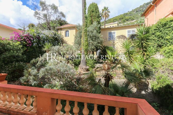 Image No.6-5 Bed House for sale