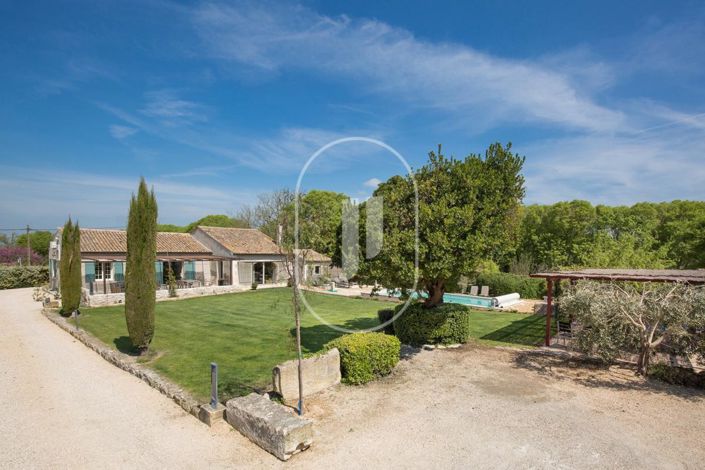 Image No.1-4 Bed House for sale