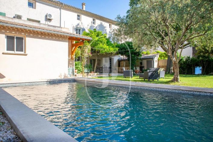 Image No.2-Maison de 7 chambres à vendre à Sainte-Cécile-les-Vignes