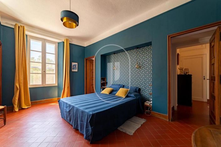 Image No.11-16 Bed House for sale