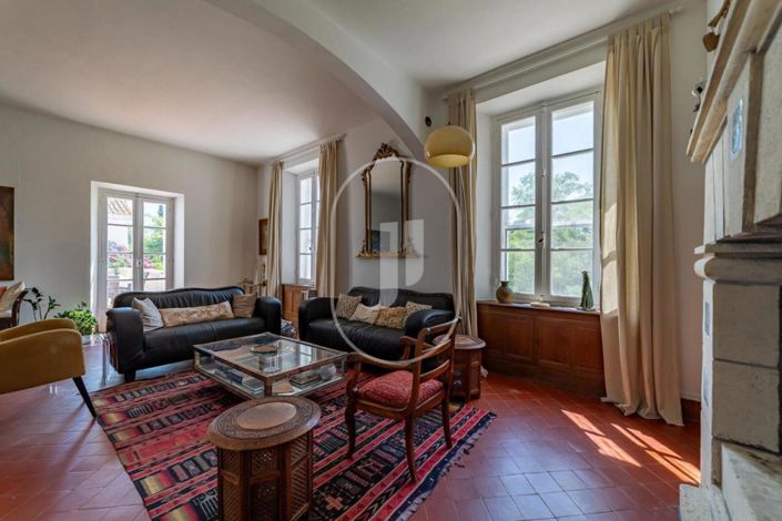 Image No.7-16 Bed House for sale