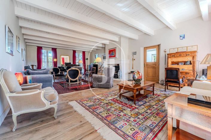 Image No.4-6 Bed House for sale