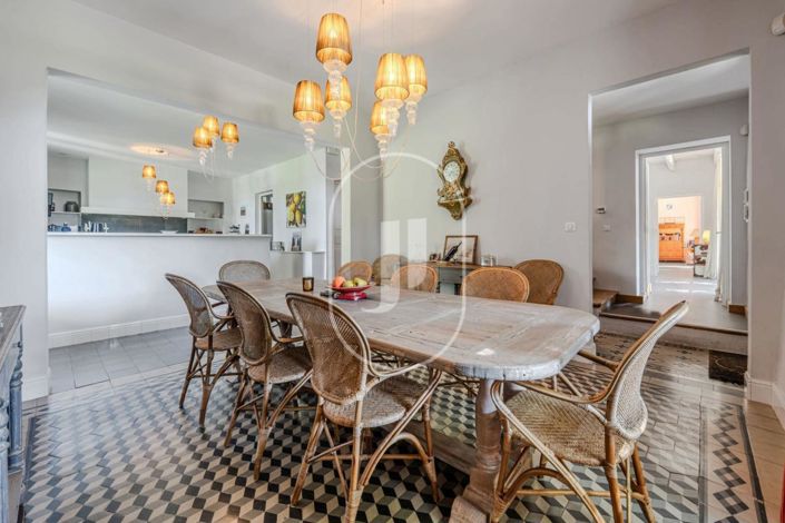 Image No.5-6 Bed House for sale