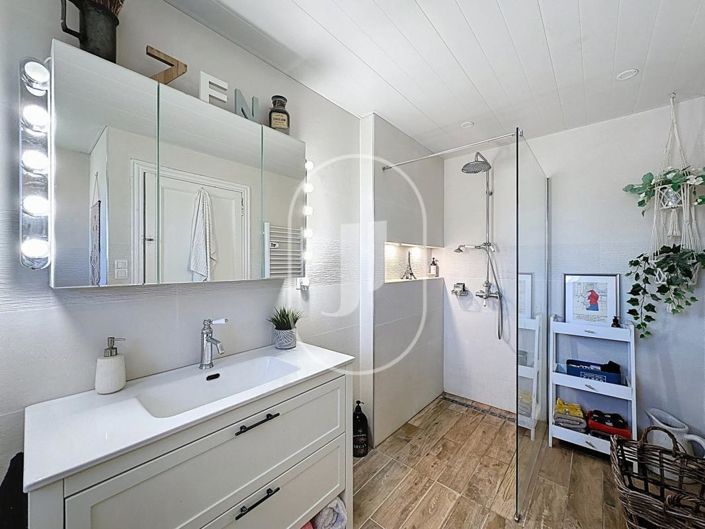 Image No.11-4 Bed House for sale