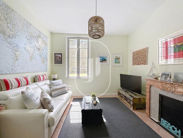 Image No.6-4 Bed House for sale