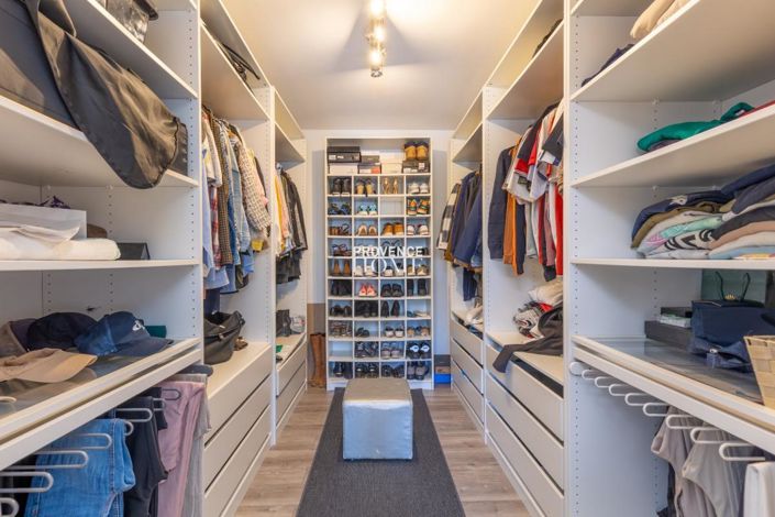 Image No.18-4 Bed House for sale