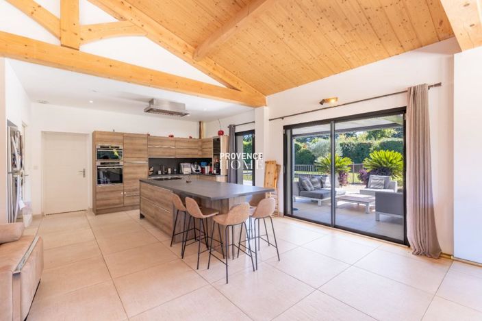 Image No.6-4 Bed House for sale