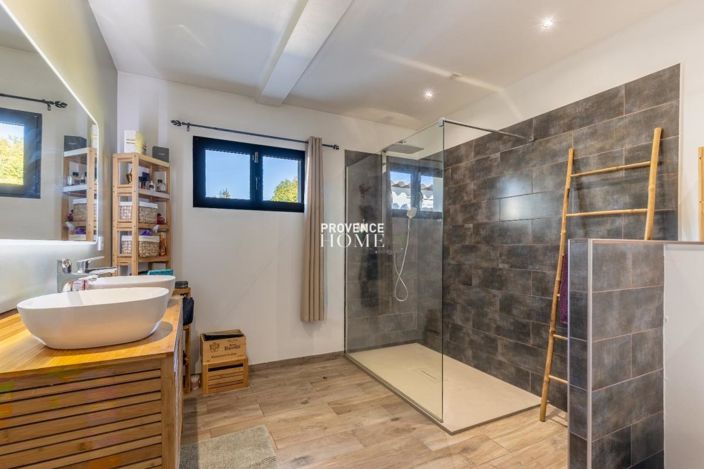 Image No.9-4 Bed House for sale