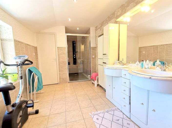 Image No.13-5 Bed House for sale