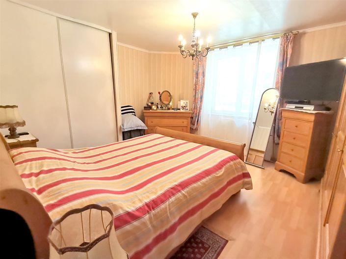 Image No.20-5 Bed House for sale