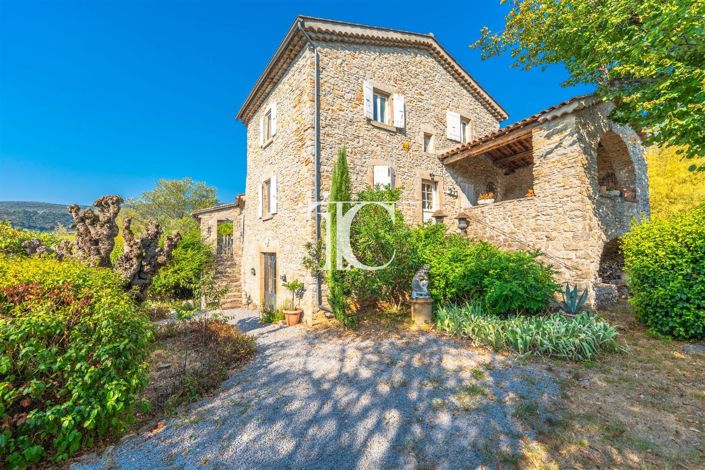 Image No.1-4 Bed House for sale