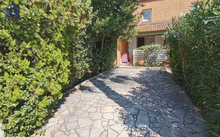 Image No.9-2 Bed House for sale