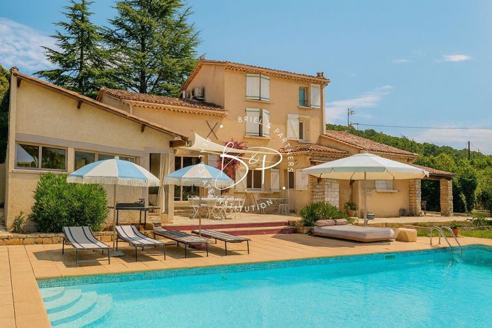 Image No.2-4 Bed House for sale