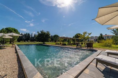 8 Bed Property for sale