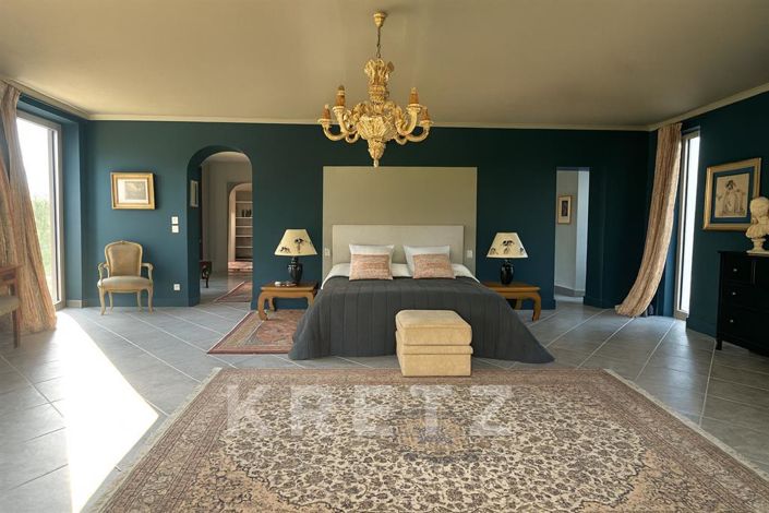 Image No.5-8 Bed Property for sale