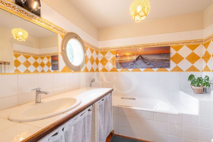 Image No.12-Maison de 8 chambres à vendre à Loriol-du-Comtat