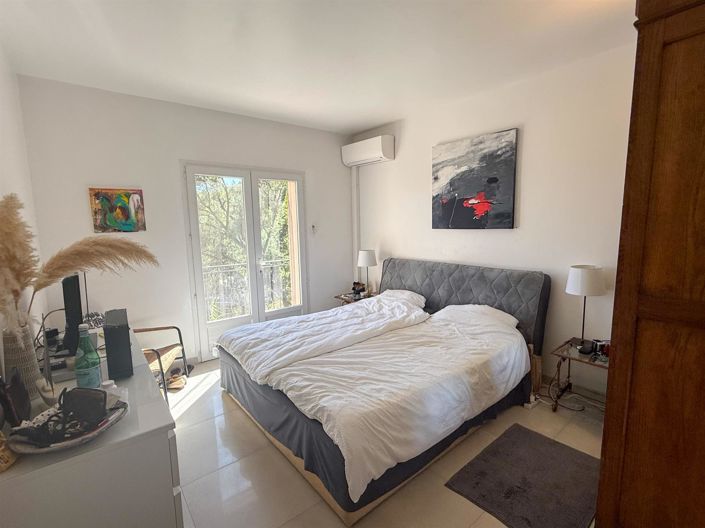 Image No.13-4 Bed House for sale