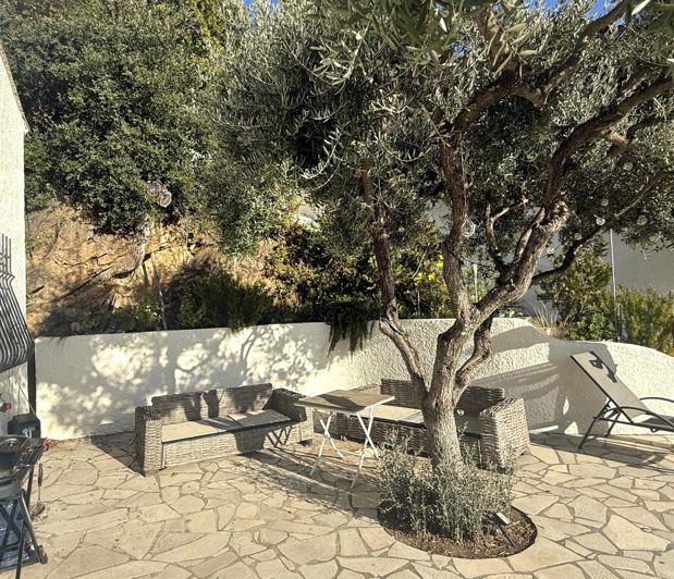 Image No.3-4 Bed House for sale