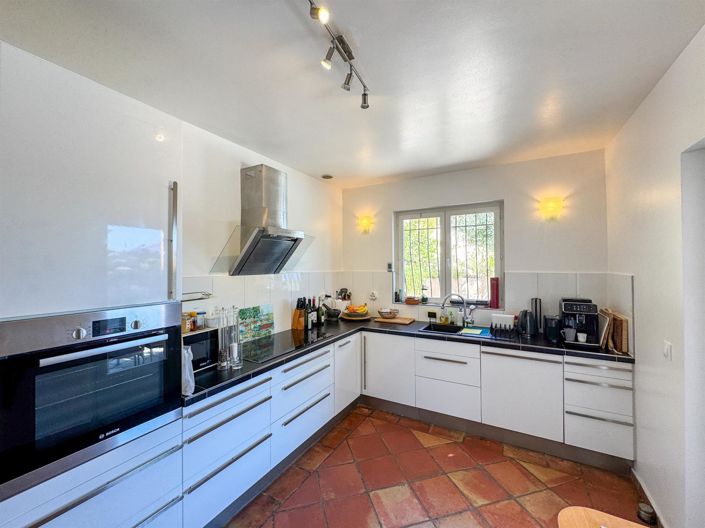 Image No.9-4 Bed House for sale