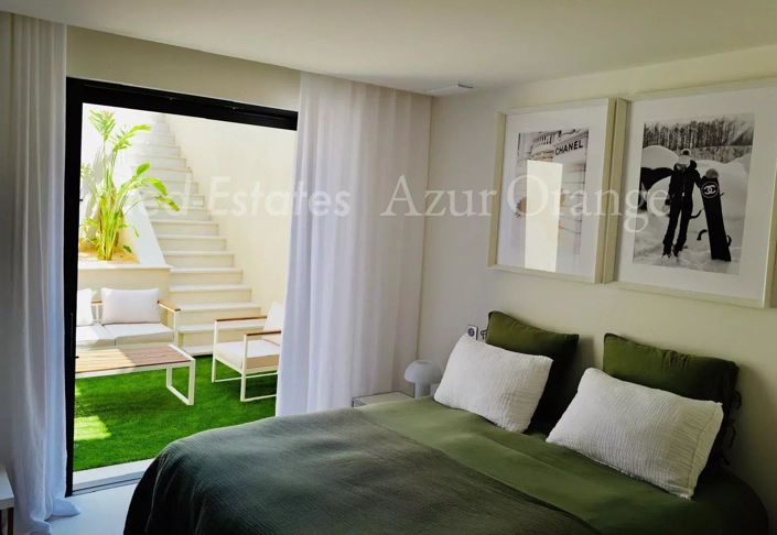 Image No.11-3 Bed House for sale