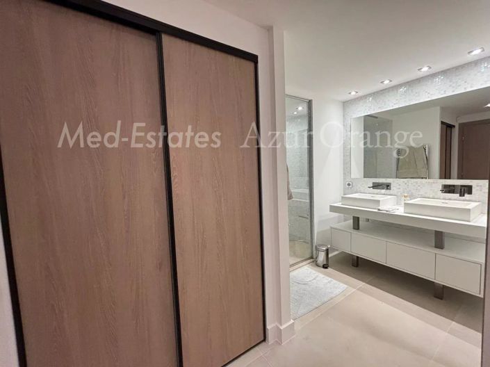 Image No.15-3 Bed House for sale