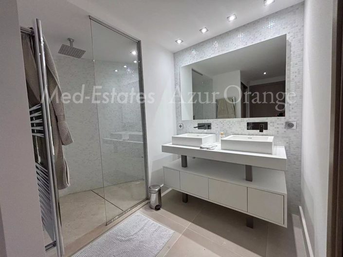 Image No.16-3 Bed House for sale