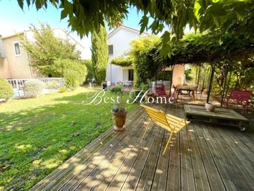 6 Bed House for sale