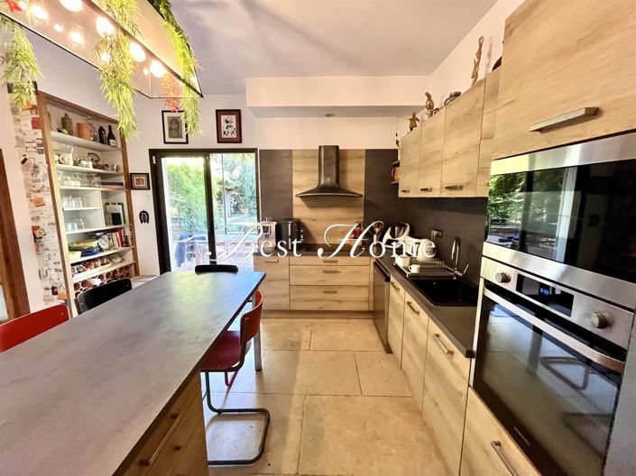 Image No.10-6 Bed House for sale