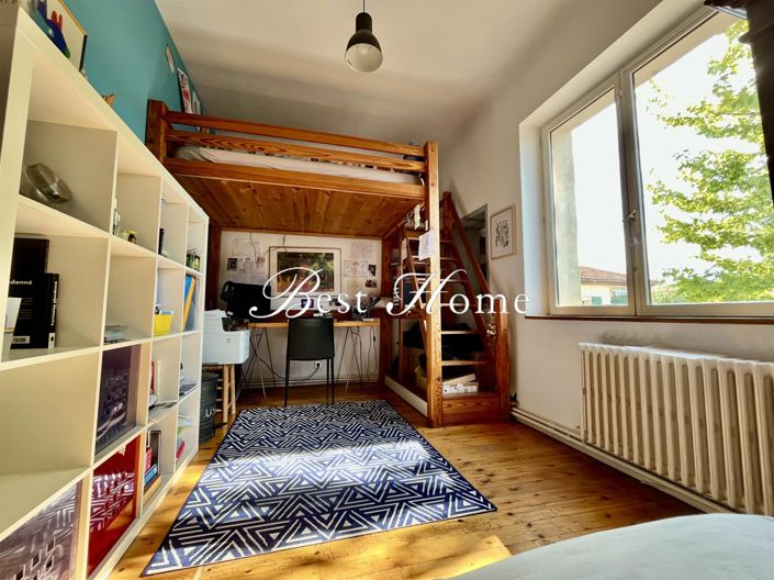 Image No.17-6 Bed House for sale