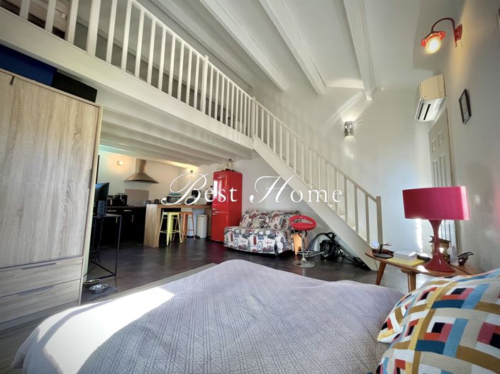 Image No.20-6 Bed House for sale