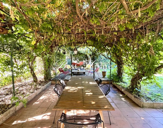 Image No.4-6 Bed House for sale