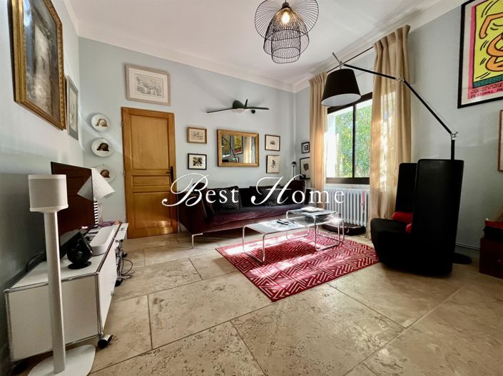 Image No.9-6 Bed House for sale