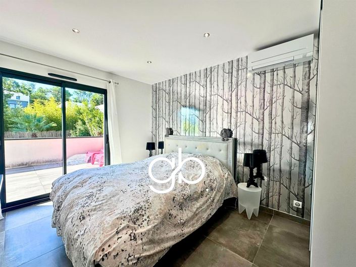 Image No.14-5 Bed House for sale