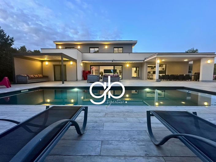 Image No.3-5 Bed House for sale