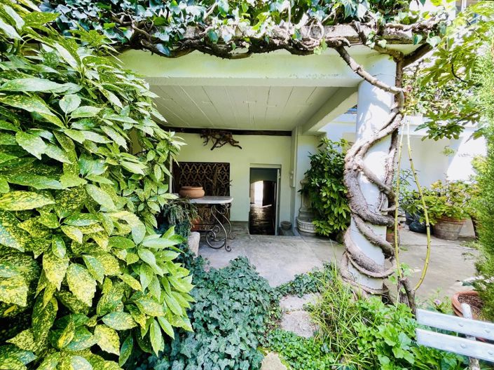 Image No.5-5 Bed House for sale