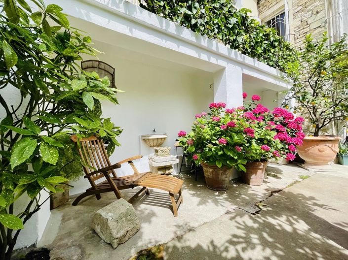 Image No.7-5 Bed House for sale