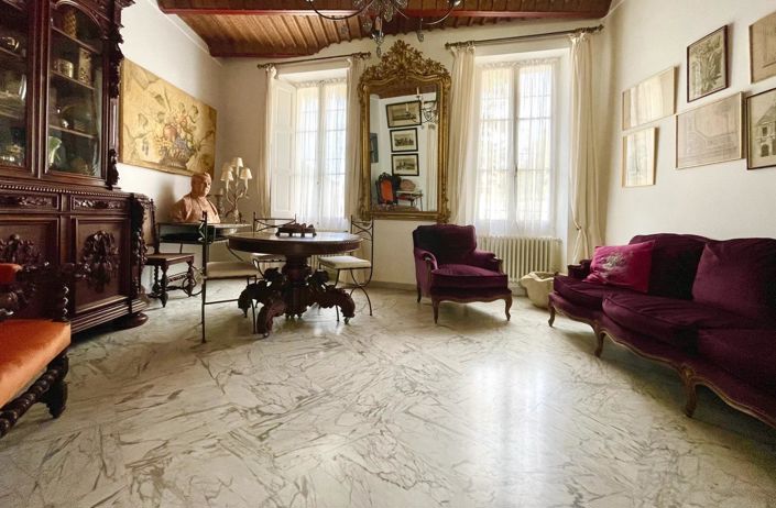 Image No.9-5 Bed House for sale