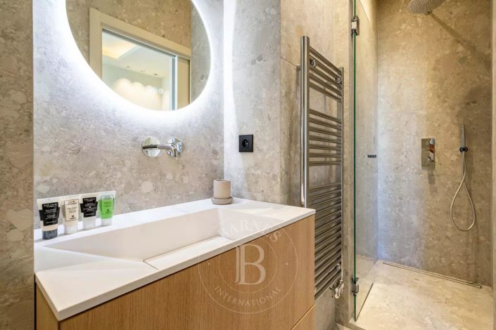 Image No.11-3 Bed Apartment for sale