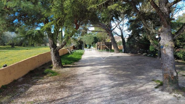 Image No.1-4 Bed House for sale