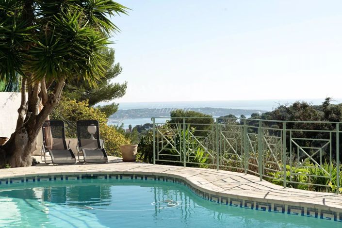 Image No.1-5 Bed House for sale