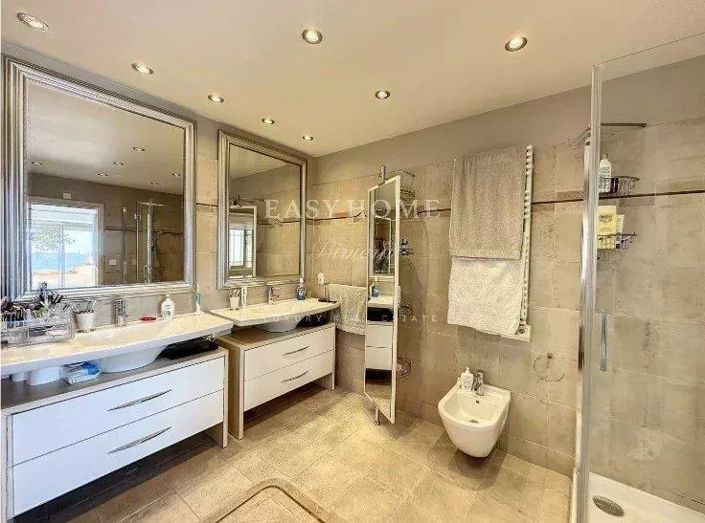 Image No.12-Maison de 5 chambres à vendre à Golfe Juan