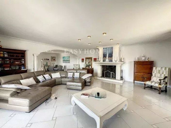 Image No.5-Maison de 5 chambres à vendre à Golfe Juan