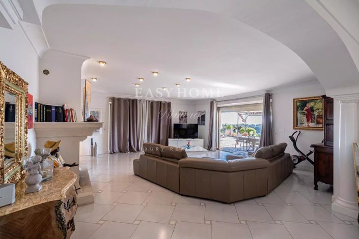 Image No.6-Maison de 5 chambres à vendre à Golfe Juan