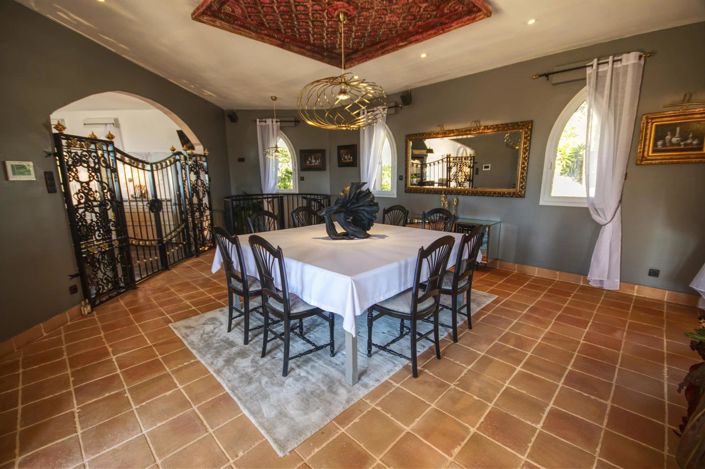 Image No.12-6 Bed House for sale