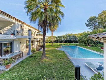 Maison de 4 chambres à vendre à Mougins