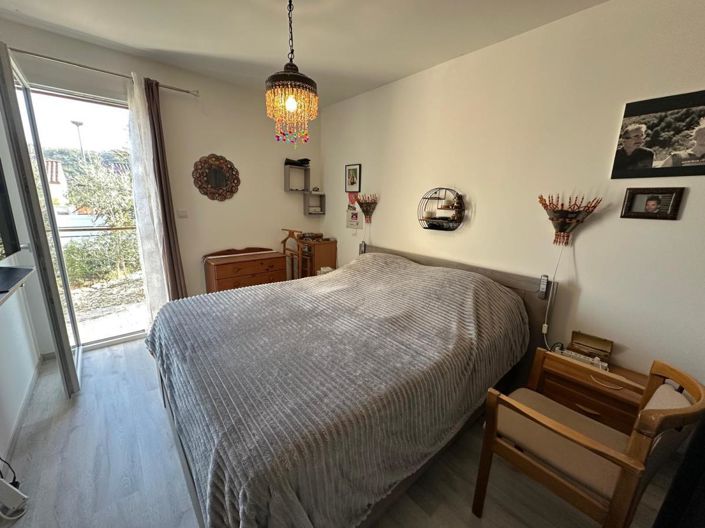 Image No.10-3 Bed House for sale